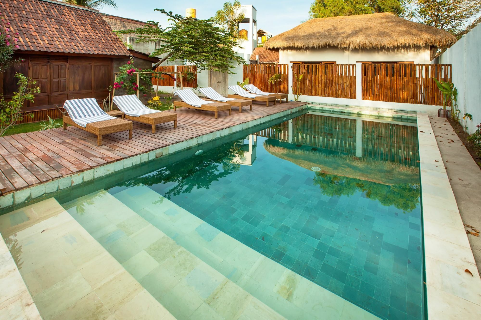 Blu D'Amare Hotel Gili Trawangan Exterior photo
